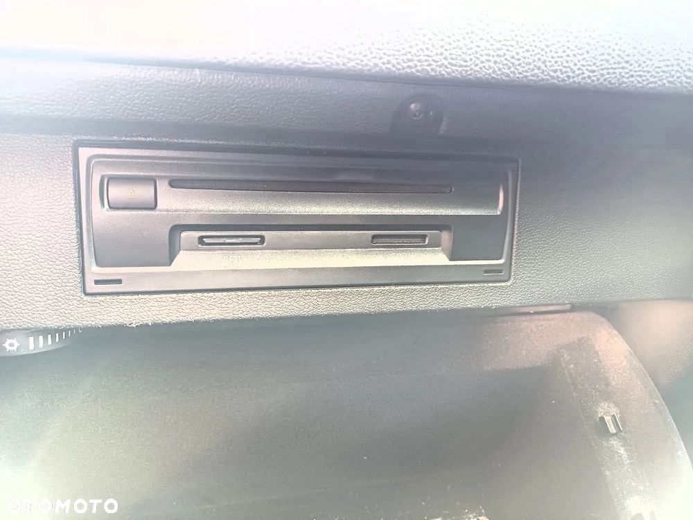 Volkswagen Passat Variant 2.0 TDI SCR DSG Comfortline - 25