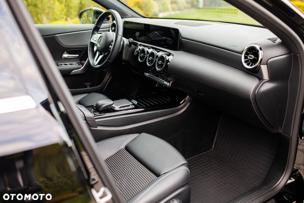 Mercedes-Benz Klasa A 200 7G-DCT - 19