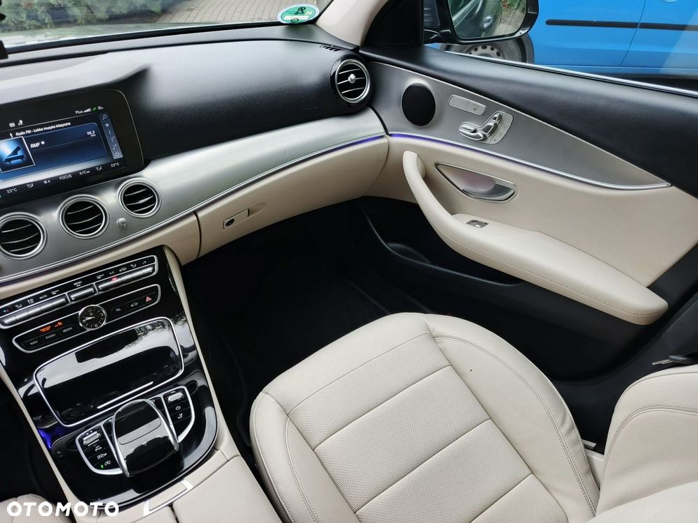 Mercedes-Benz Klasa E 220 d 9G-TRONIC - 14