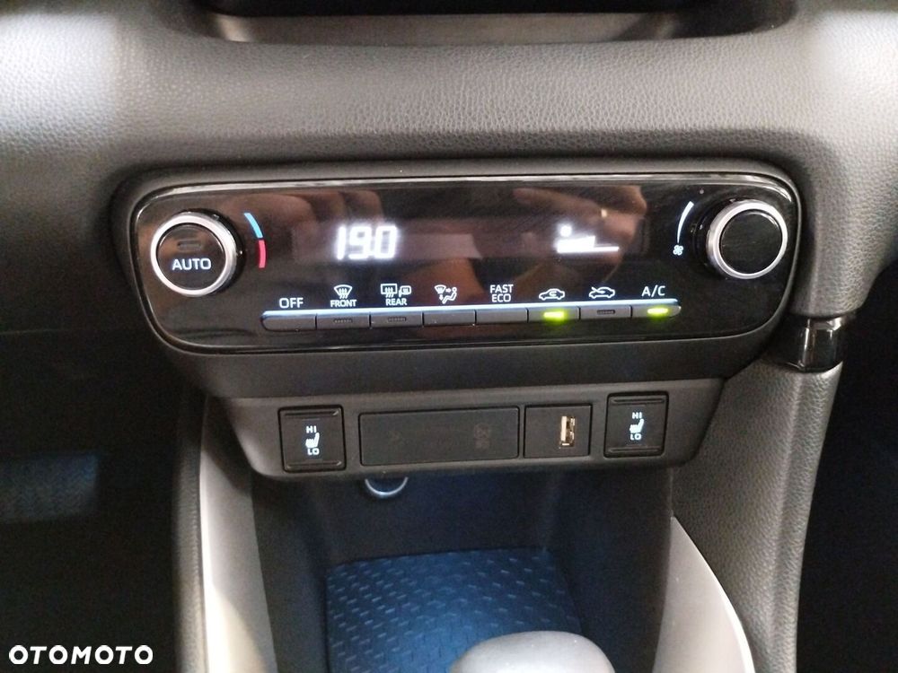 Toyota Yaris Hybrid 1.5 Comfort - 24