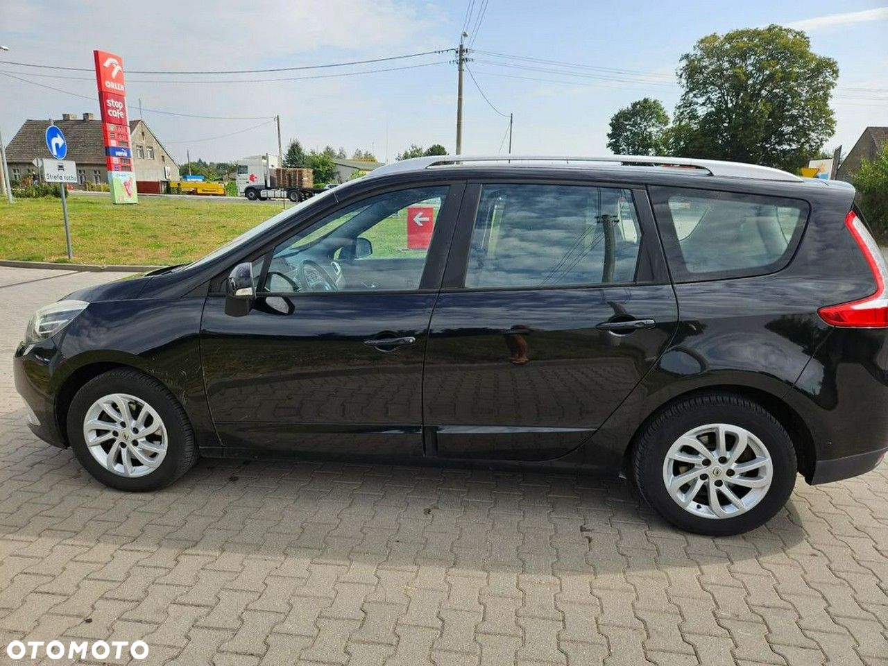 Renault Grand Scenic - 8