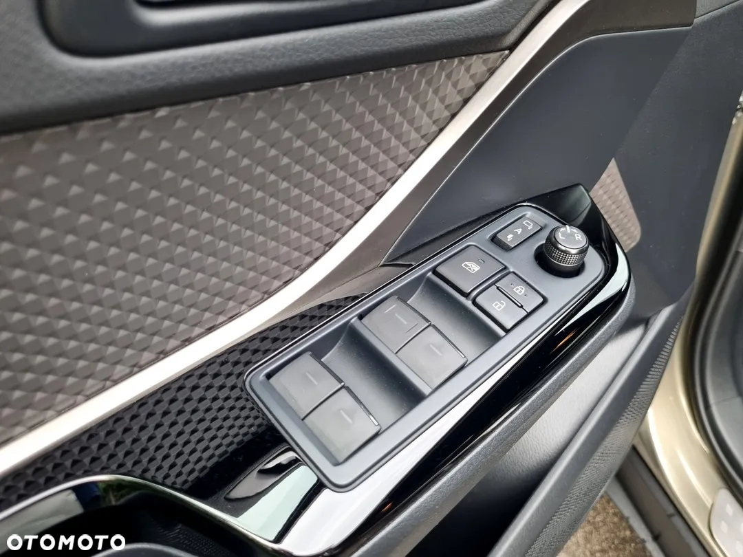Toyota C-HR 2.0 Hybrid Executive - 21