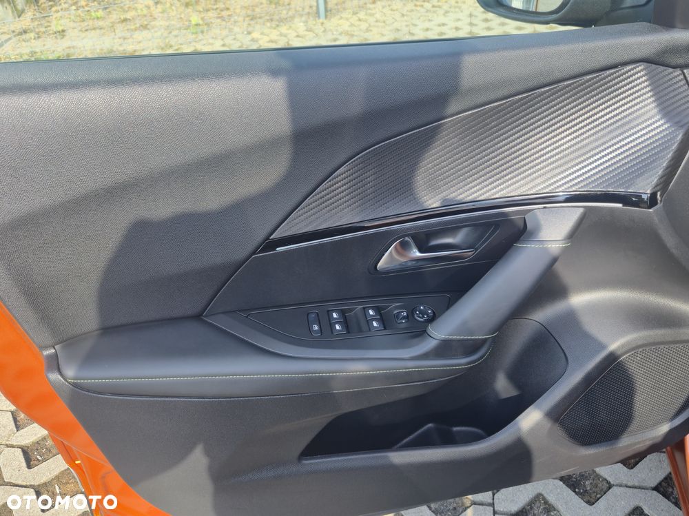 Peugeot 2008 PureTech 130 EAT8 GT Exclusive - 18