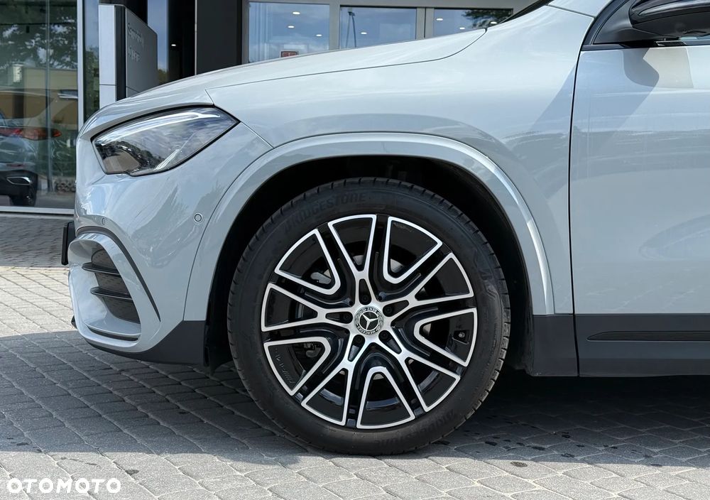 Mercedes-Benz GLA 200 AMG Line - 9