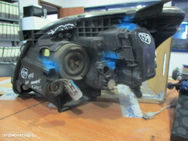 Farol H112V55W TOYOTA AVENSIS 2004 DRT TOYOTA AVENSIS 2004 2.0 D4D 115CV 5P PRETO DRT H7+H1 - 3