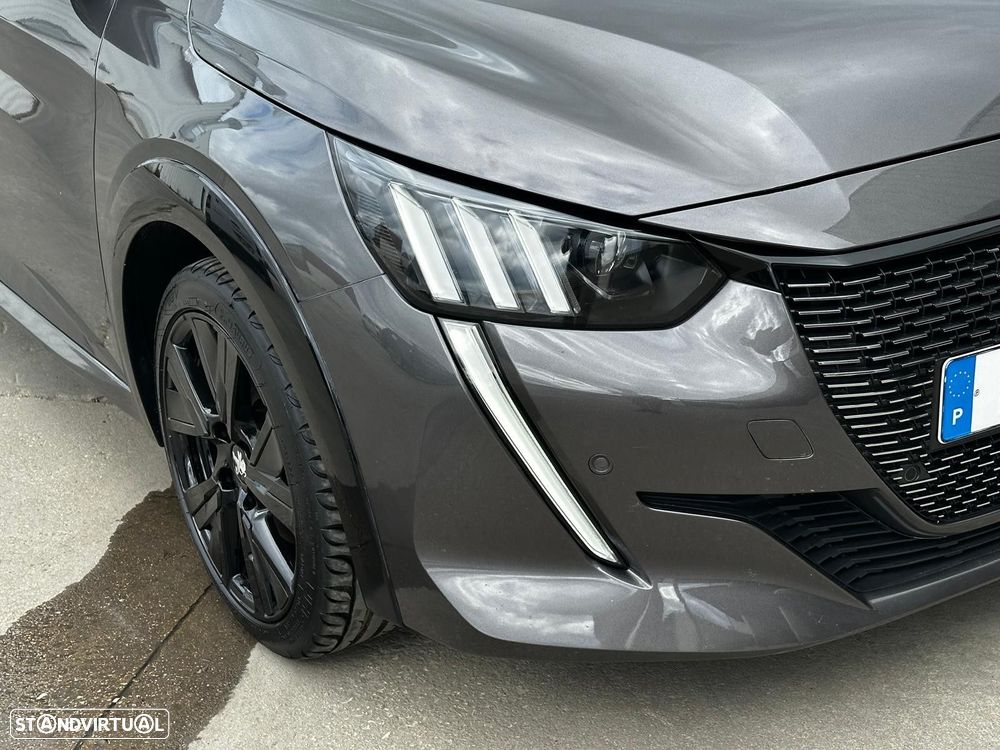 Peugeot 208 1.2 PureTech GT EAT8 - 7