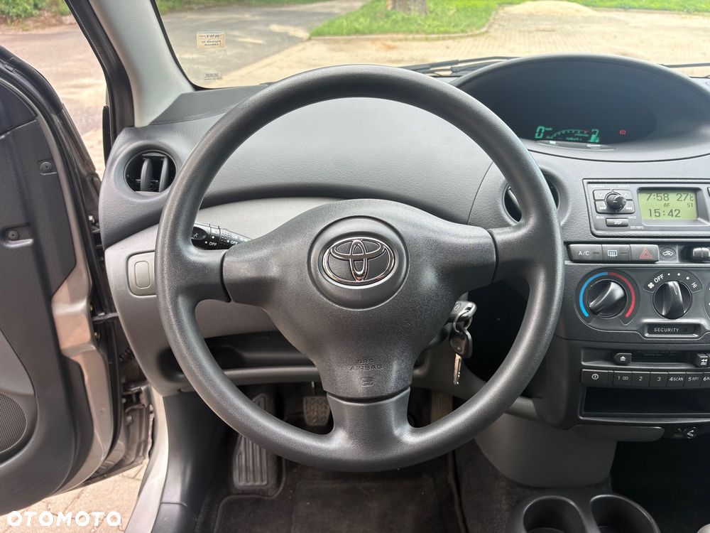 Toyota Yaris 1.0 - 31