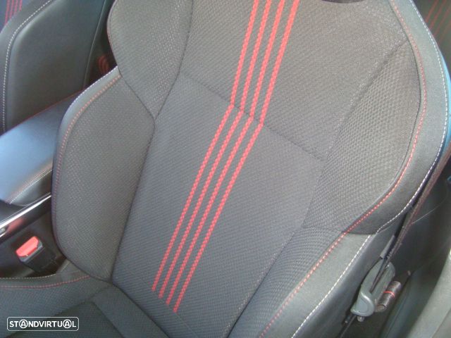 Renault Mégane Sport Tourer 1.5 Blue dCi R.S. Line - 19