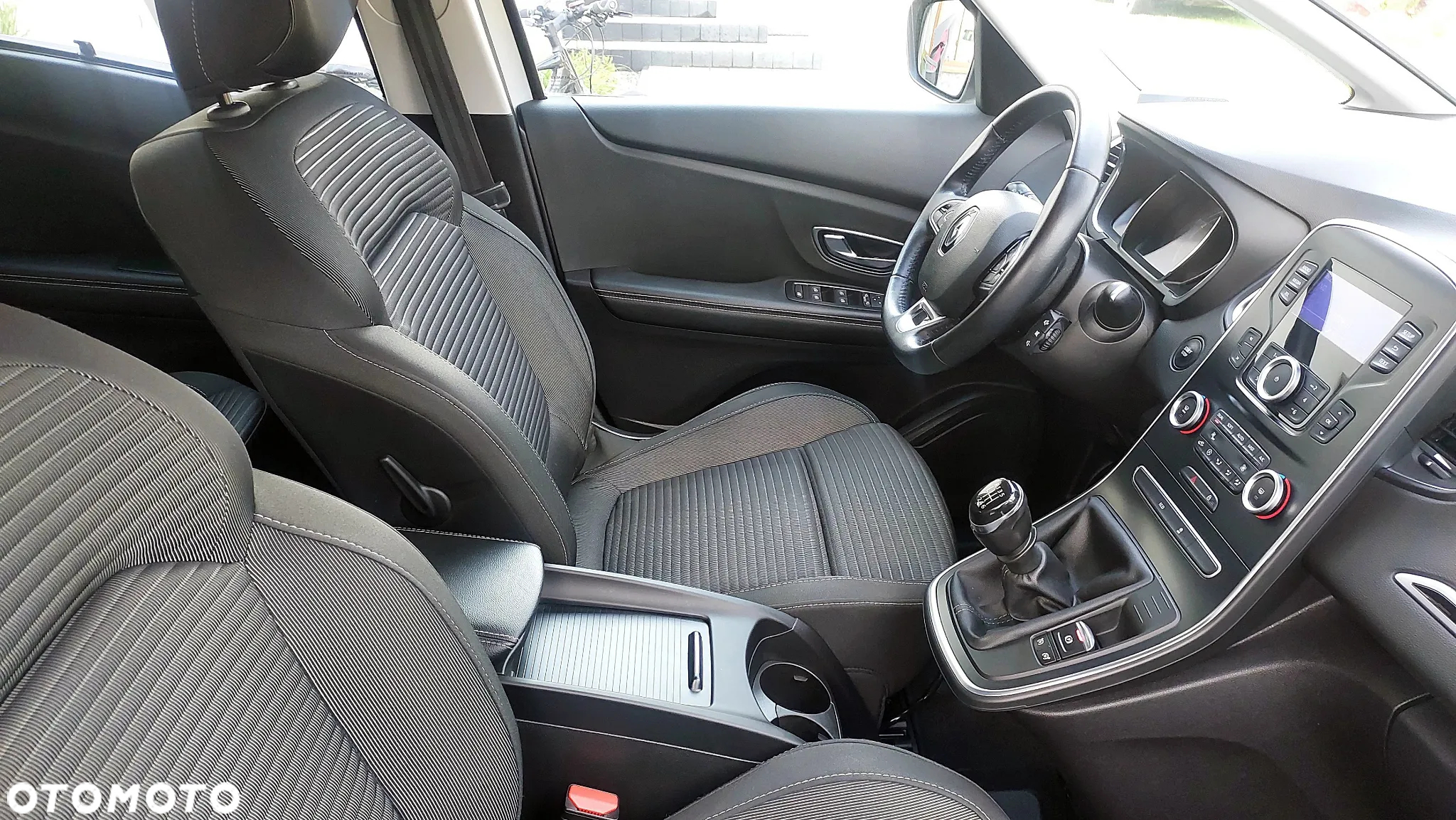 Renault Scenic 1.2 TCe Energy Life EU6 - 18