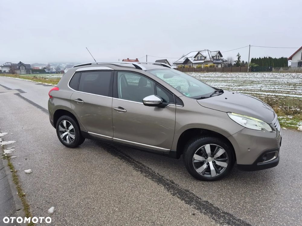 Peugeot 2008 e-HDi FAP 92 STOP & START Allure - 10