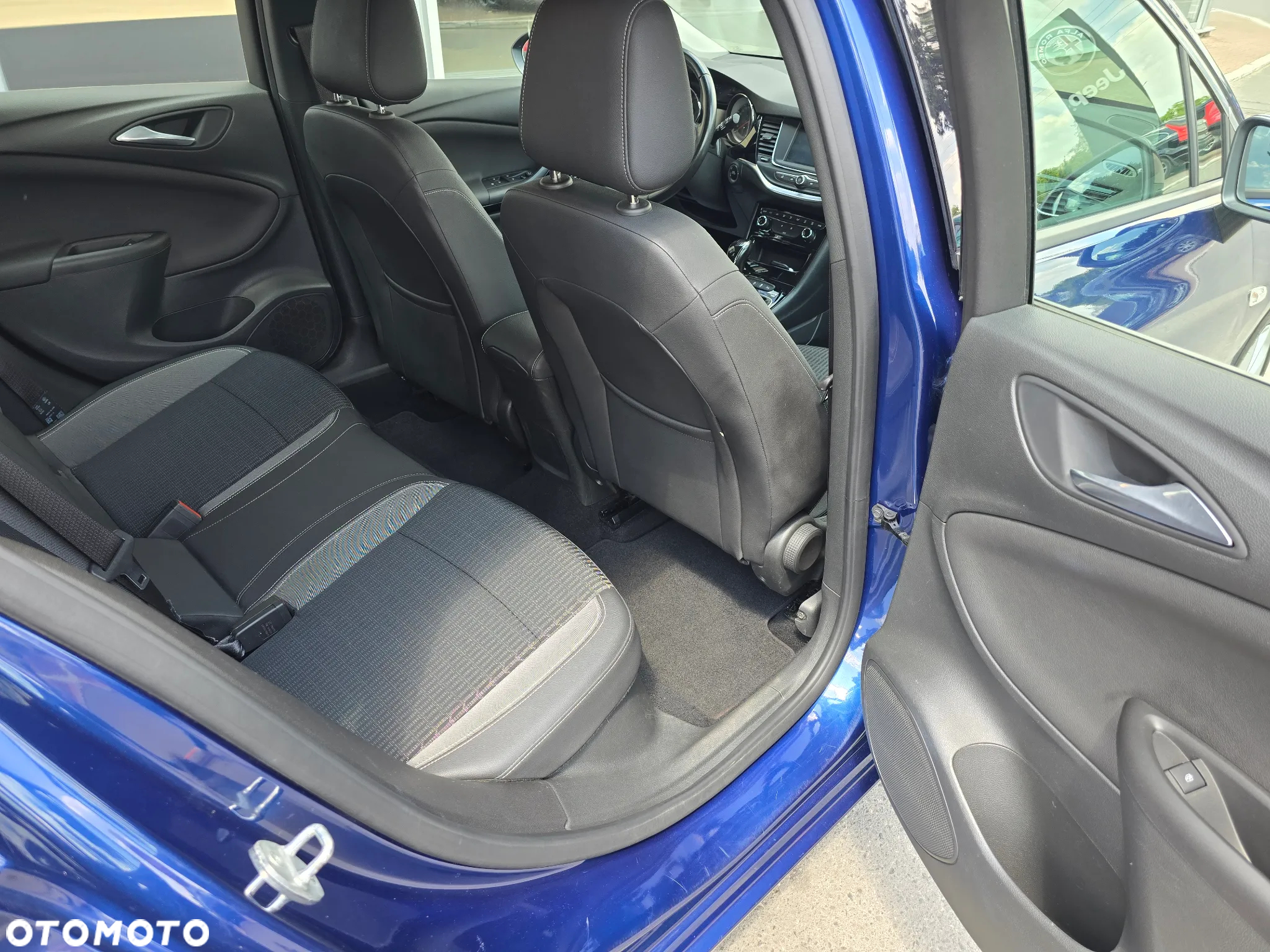 Opel Astra 1.5 D Start/Stop Sports Tourer Business Edition - 12