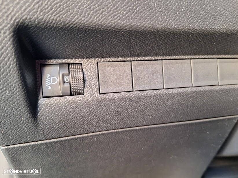 Peugeot 208 1.2 Hybrid Allure e-DCS6 - 5