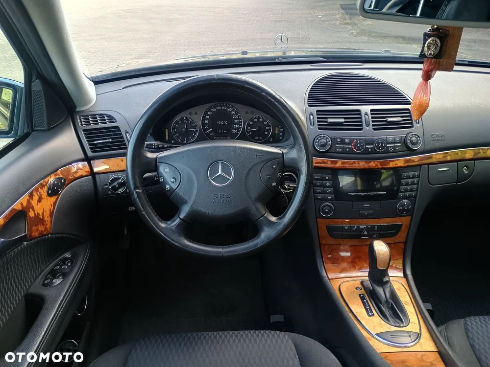 Mercedes-Benz Klasa E - 23