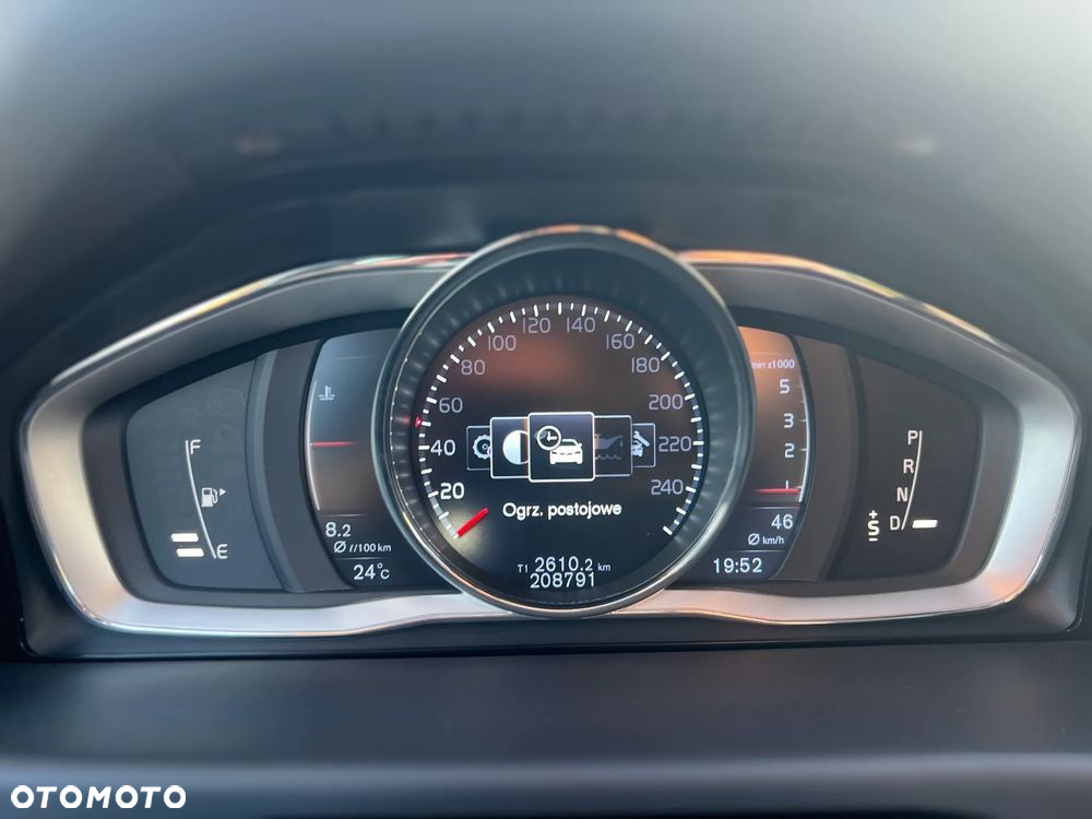 Volvo XC 70 D4 AWD Summum - 12