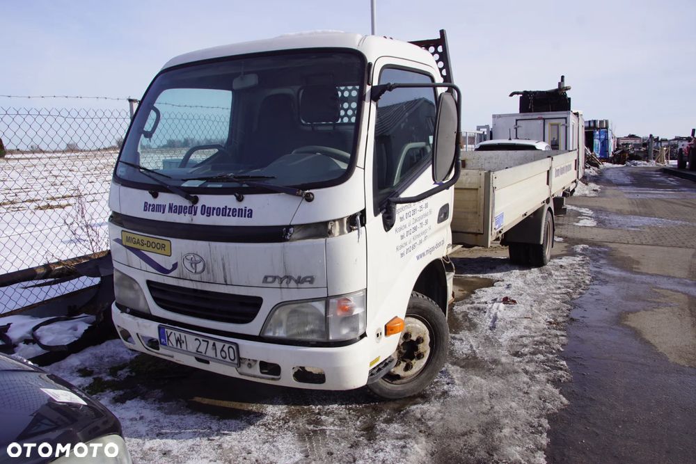 Auto na części - Toyota Dyna U300 VII 3.0 D-4D 109 KM 1KD-FTV 2007R Silnik Skrzynia Drzwi Maska Zderzak Lampa Lusterko Klamka Szyba Kabina Zabudowa Sterownik Moduł Czujnik Licznik Panel Kierownica - 1