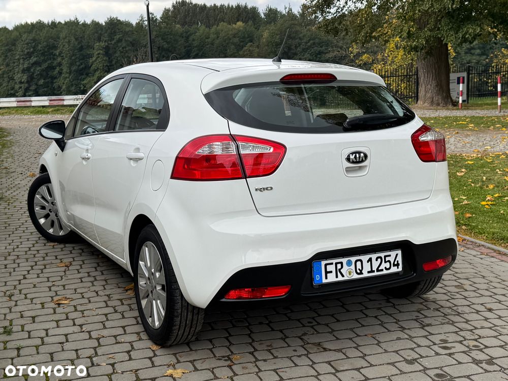 Kia Rio - 12