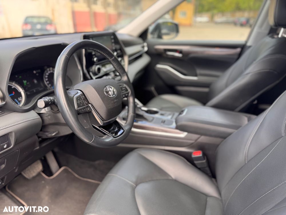 Toyota Highlander 2.5 L Hybrid Dynamic Force 248CP Exclusive Metallic - 9