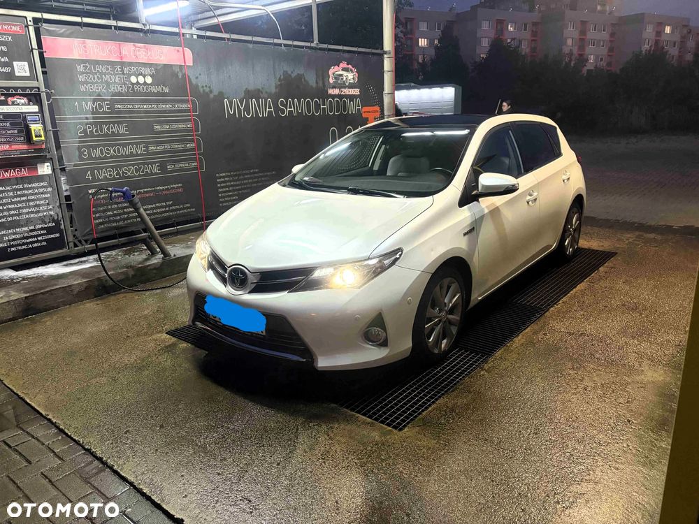 Toyota Auris 1.8 Hybrid Executive - 1