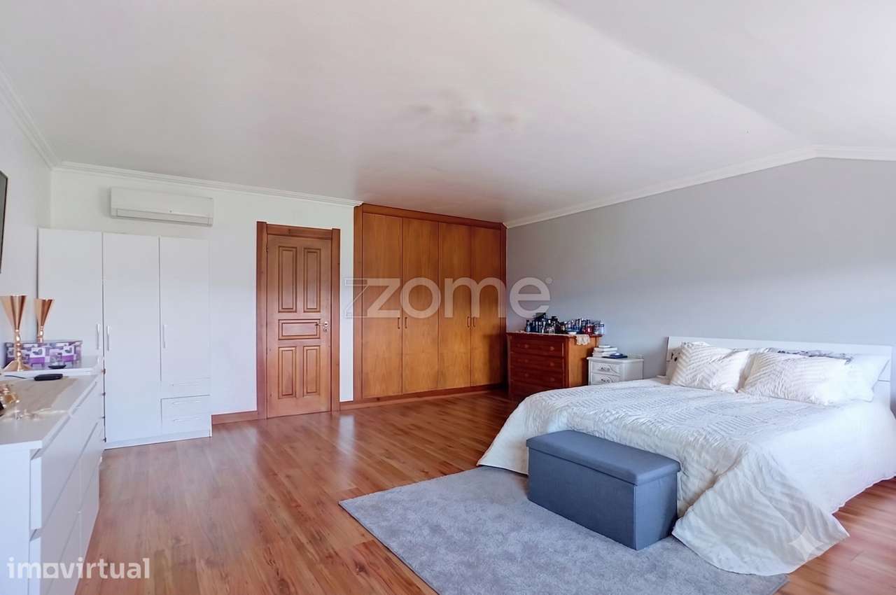 Apartamento T4 Duplex - Grande imagem: 4/50