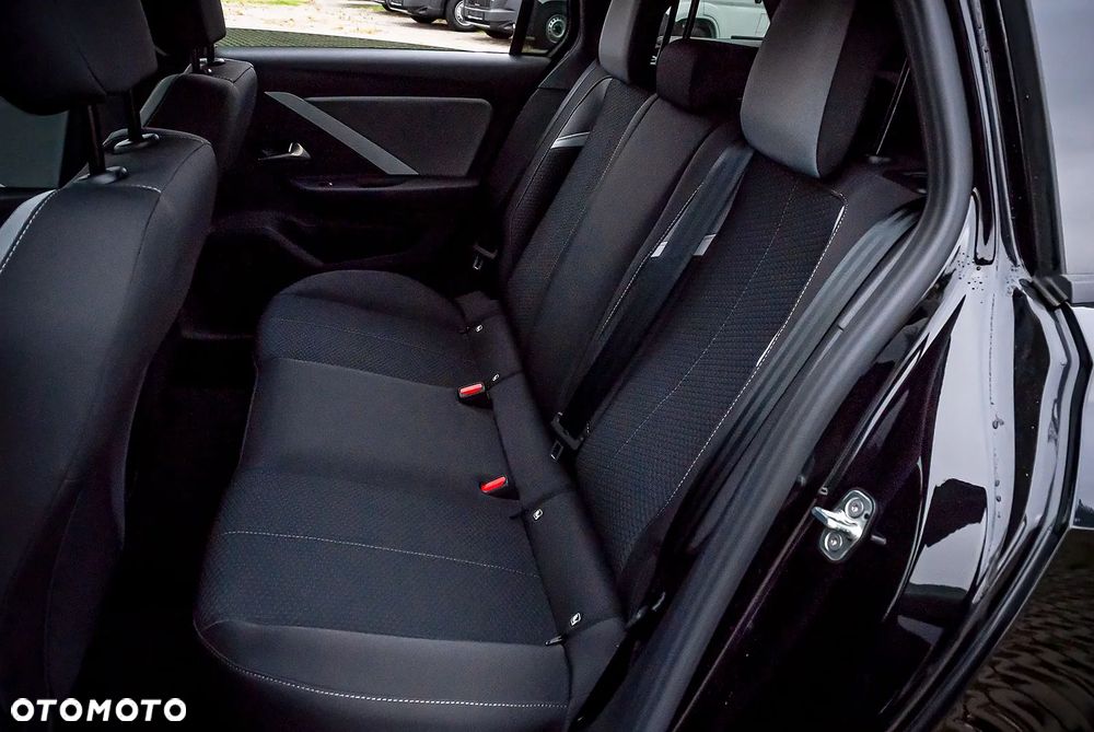 Opel Astra 1.2 T Edition S&S - 11