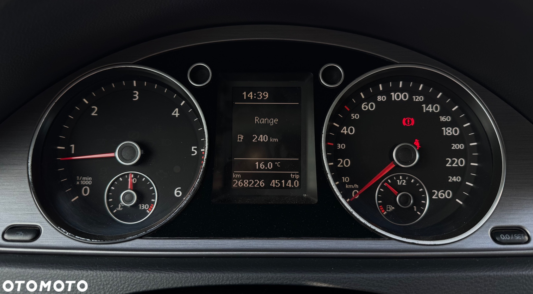 Volkswagen Passat 2.0 TDI Comfortline - 12