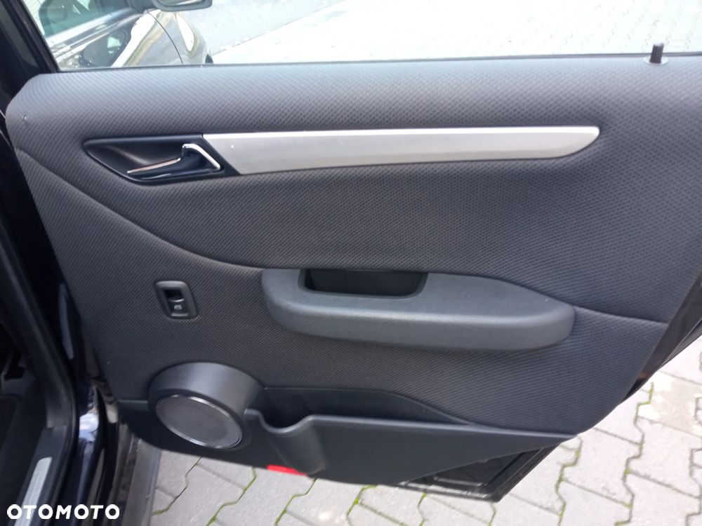 Mercedes-Benz Klasa B 180 CDI Autotronic - 20