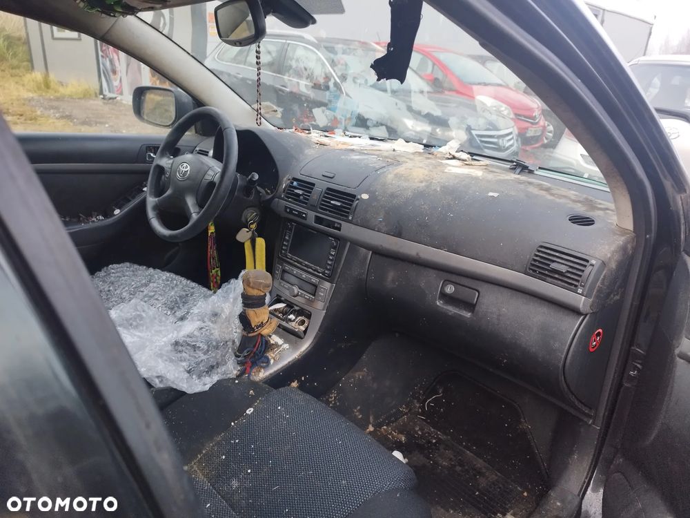 Toyota Avensis 1.8 Sol plus NAVI - 8