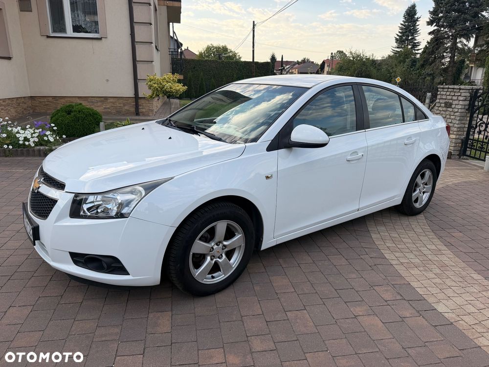 Chevrolet Cruze 1.6 - 18
