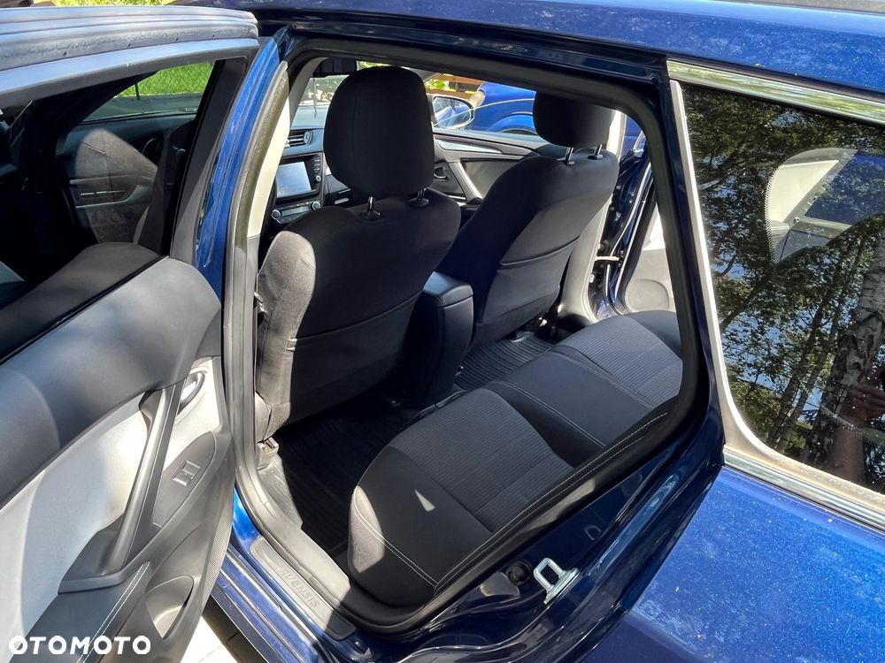 Toyota Avensis - 9