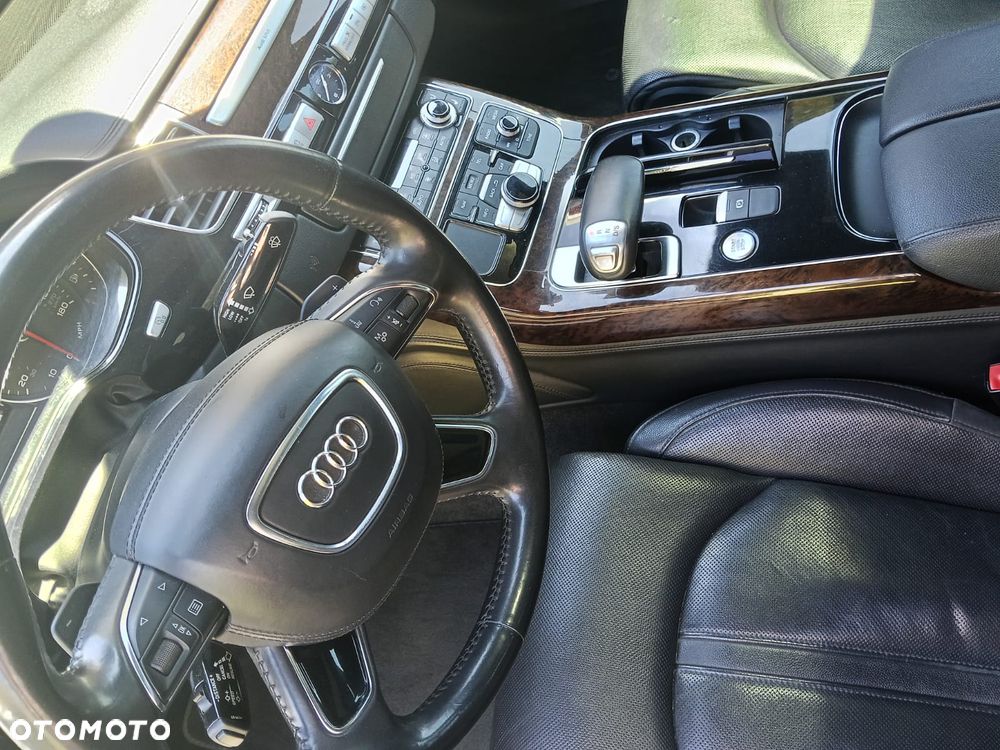 Audi A8 - 12