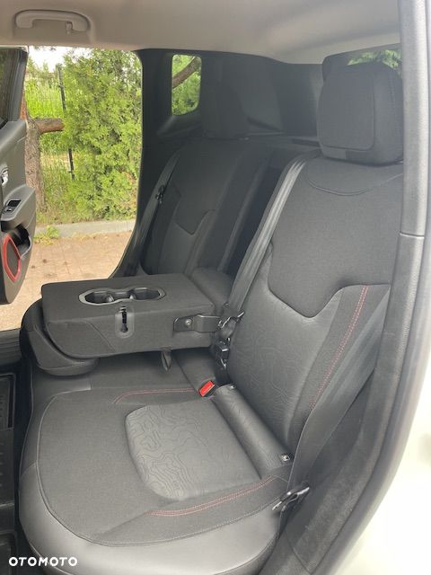 Jeep Renegade - 16