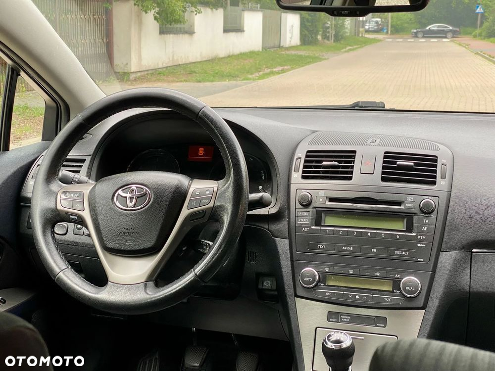 Toyota Avensis 1.8 Premium EU5 - 14