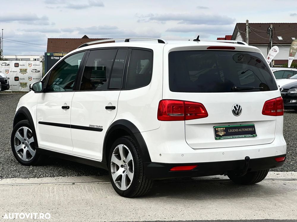 Volkswagen Touran - 4