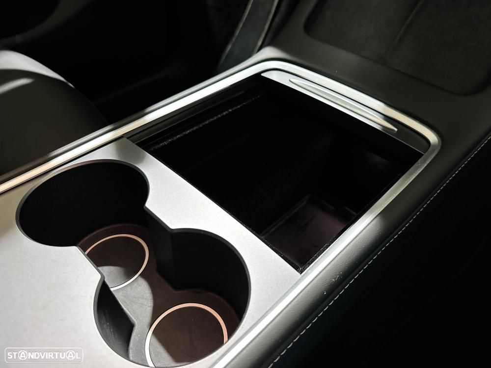 Tesla Model Y Long Range RWD - 38