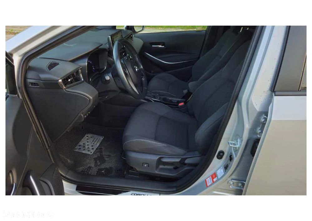 Toyota Corolla 1.8 Hybrid Comfort - 13