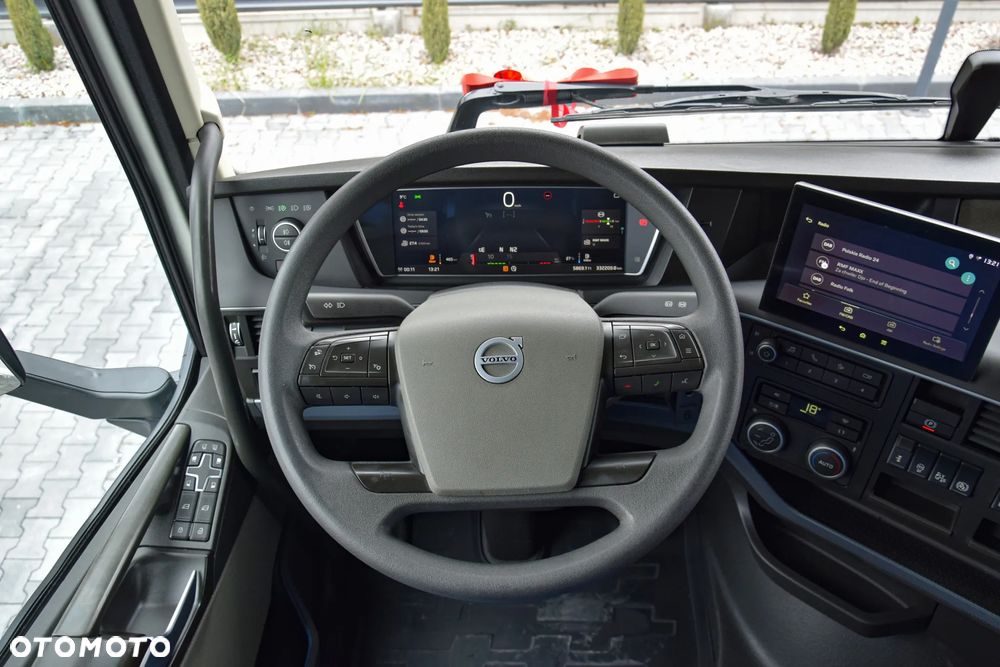 Volvo FH500 / EURO 6 / NOWY MODEL / KLIMATYZACJA POSTOJOWA / ACC / LEDY / 2 ZBIORNIKI / 2022 / NISKI PRZEBIEG / SERWISOWANY / SPROWADZONY - 23
