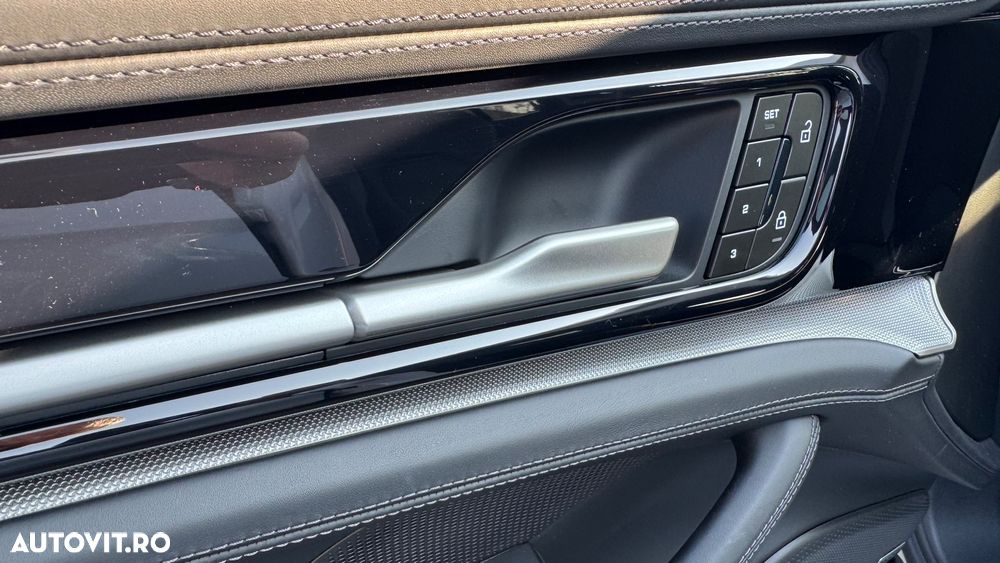 Porsche Panamera - 33