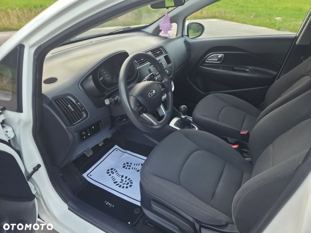 Kia Rio 1.2 Attract - 13