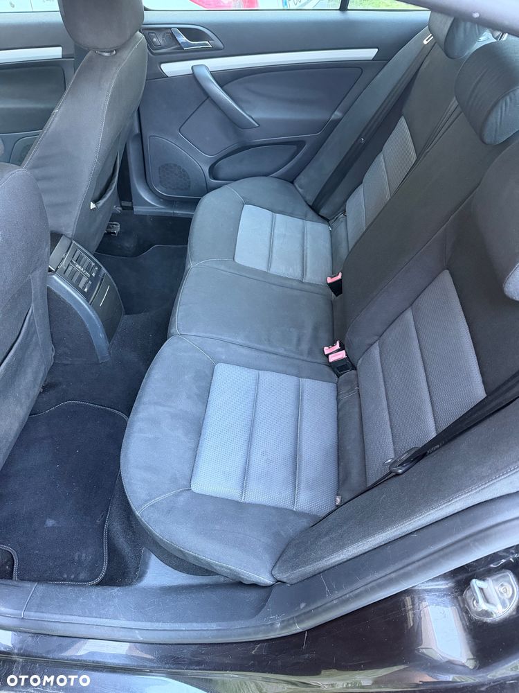 Skoda Octavia 1.6 Ambiente - 6