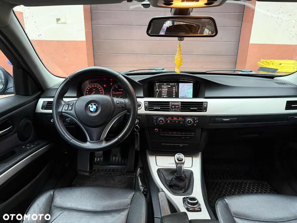 BMW Seria 3 320d DPF Efficient Dynamics Edition - 6