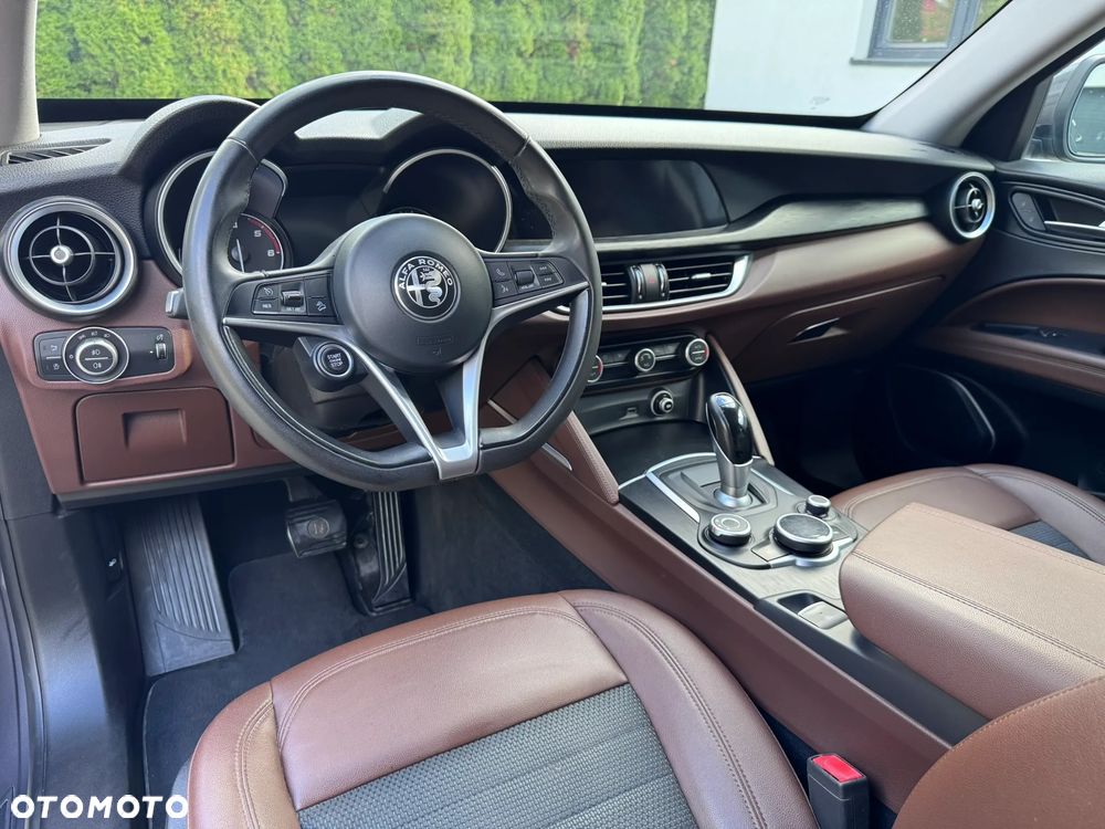 Alfa Romeo Stelvio 2.2 JTDM - 27