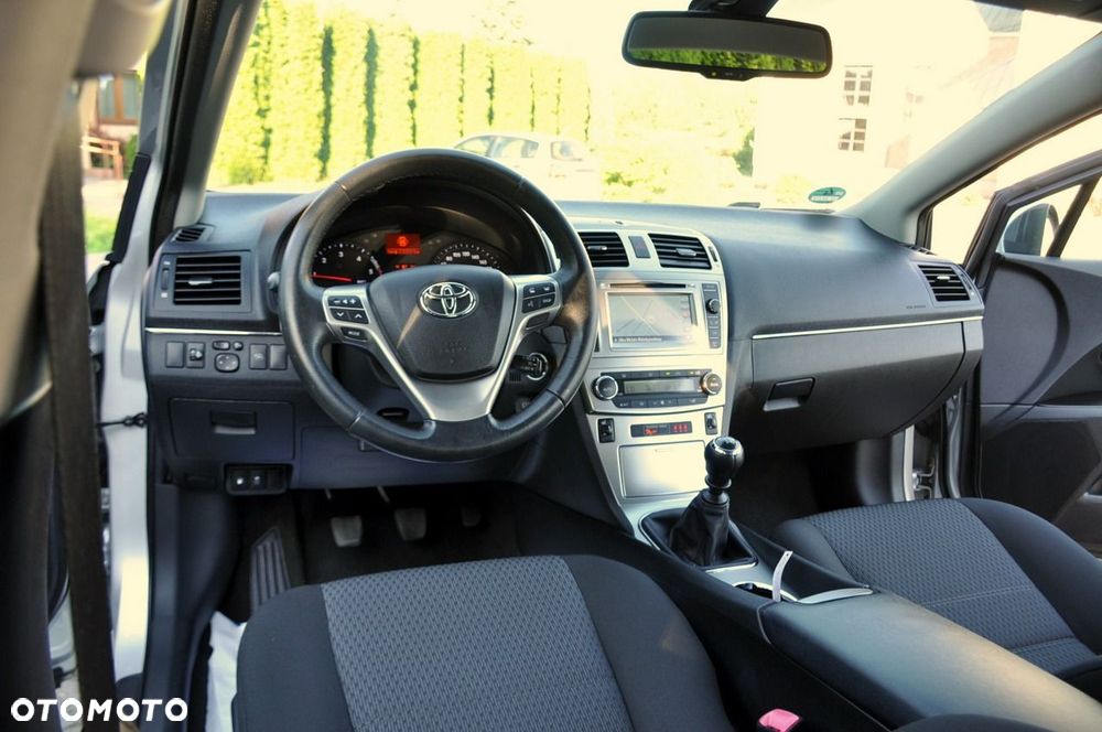 Toyota Avensis - 28