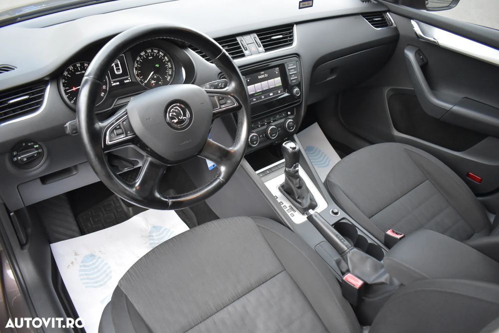 Skoda Octavia 1.6 TDI AMBITION DSG - 19