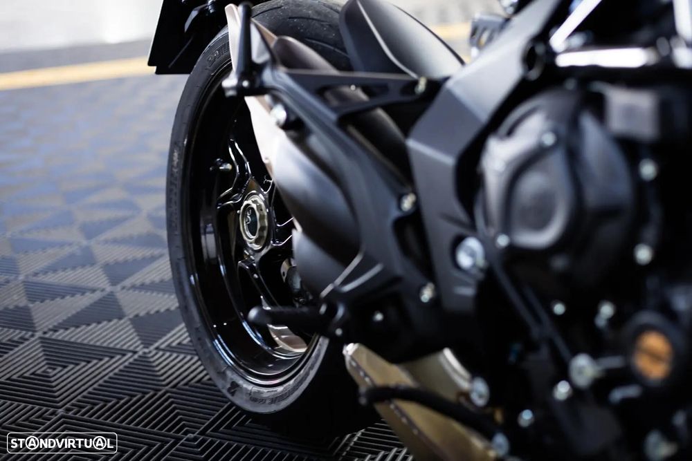 MV Agusta Brutale - 8