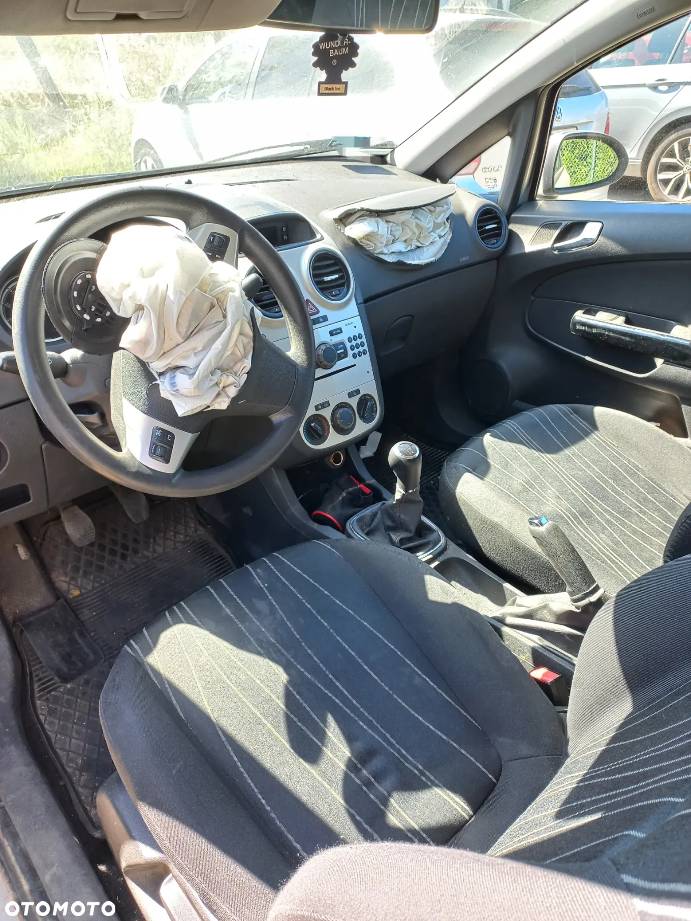Opel Corsa 1.4 16V Cosmo - 3
