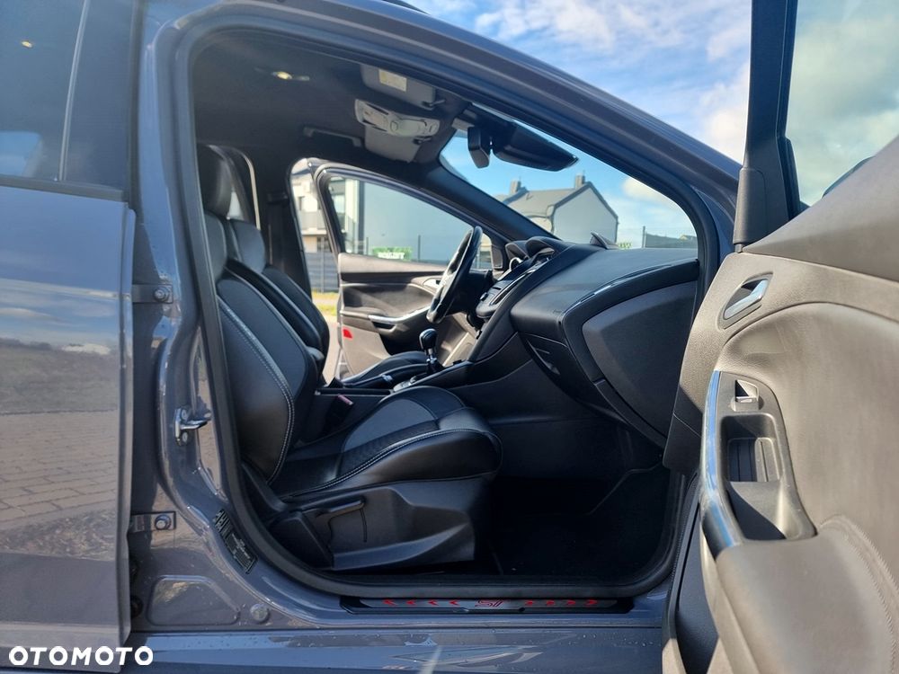 Ford Focus 2.0 TDCi ST - 19