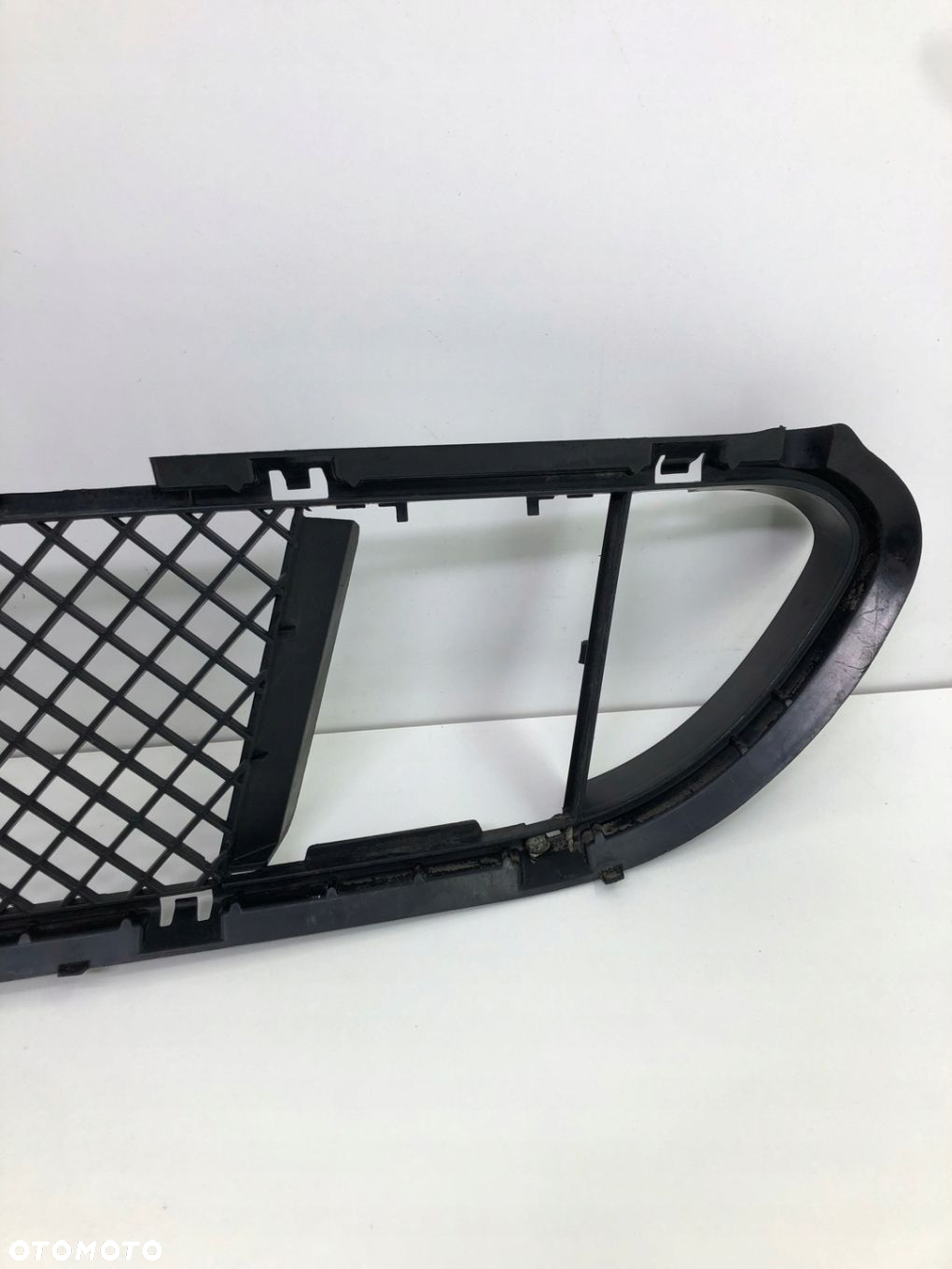 BMW E60 E61 KRATKA ZDERZAKA PRZÓD ŚRODKOWA M-PAKIET 7896586 - 4