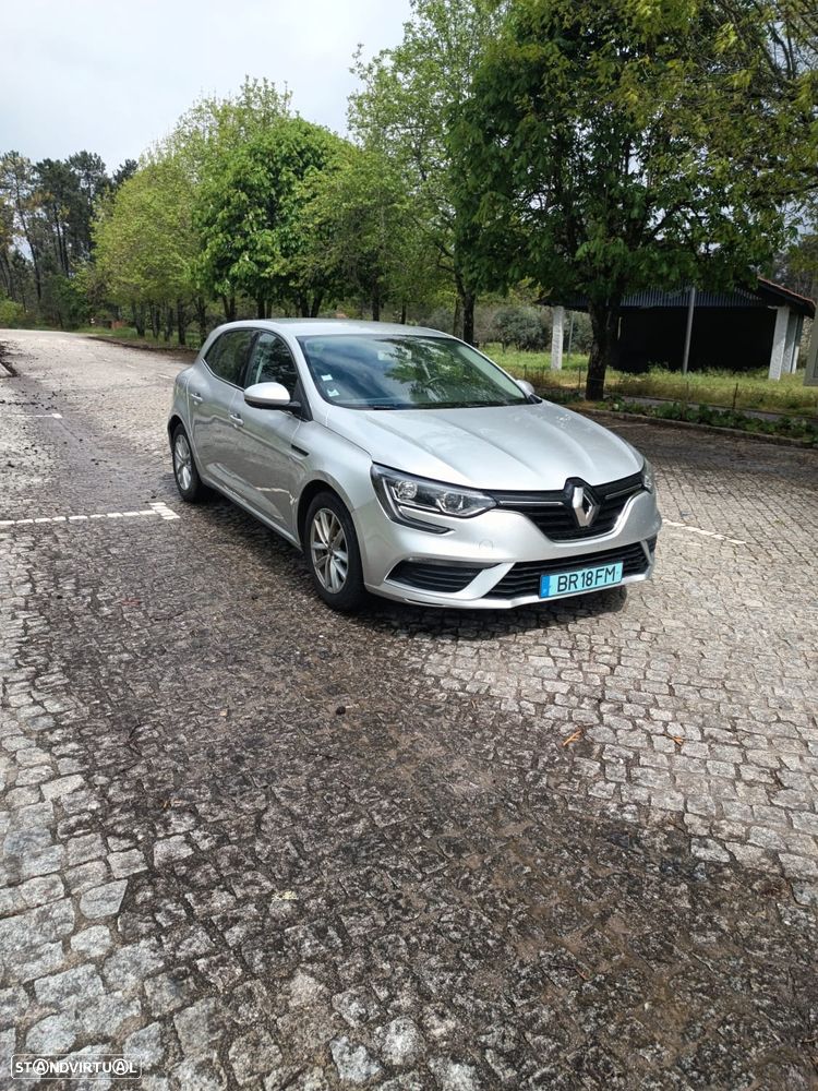 Renault Mégane 1.5 Blue dCi Zen - 2
