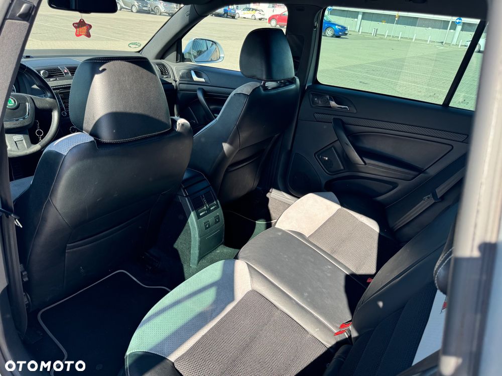 Skoda Octavia 2.0 TDI RS - 10