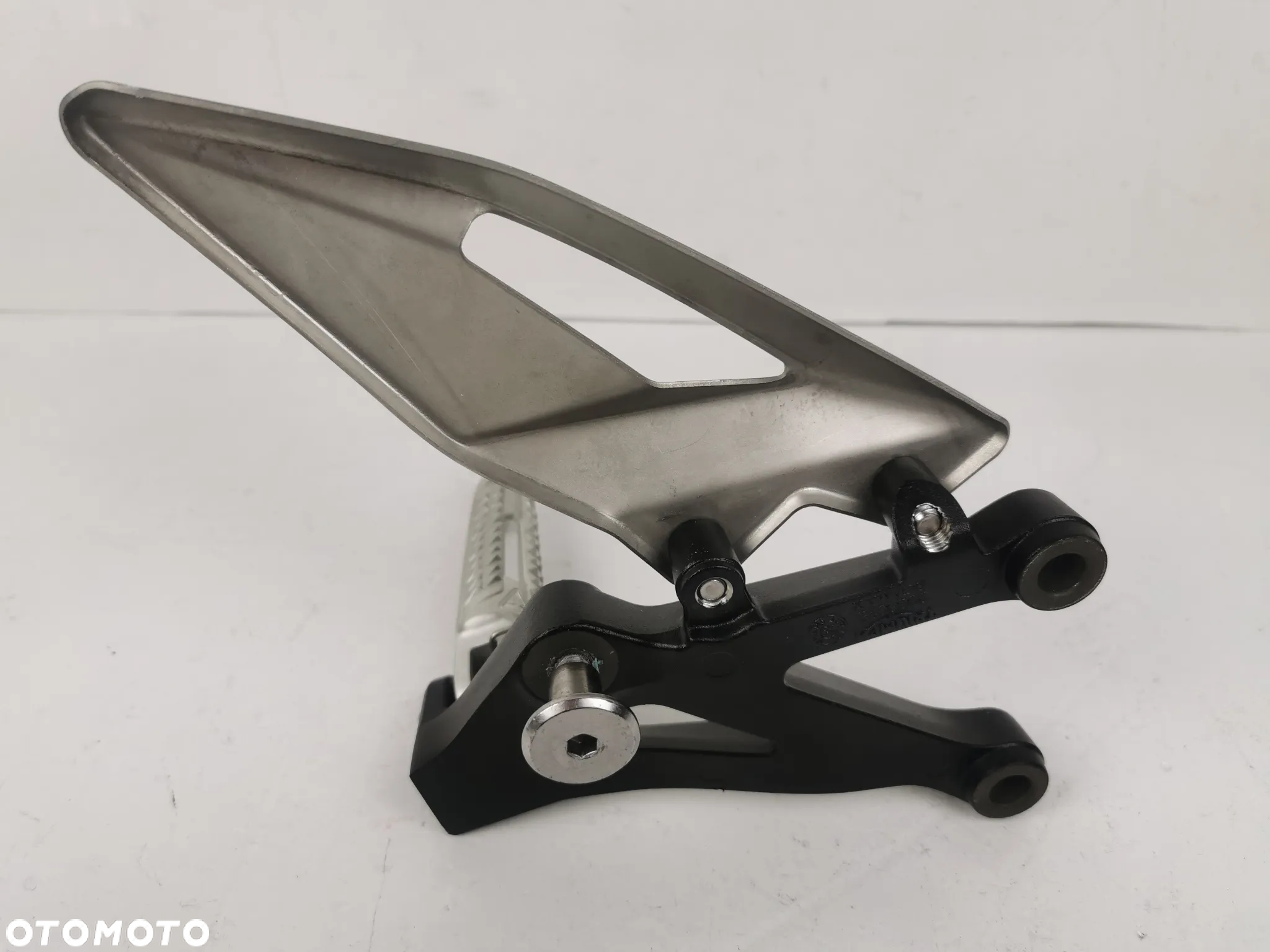 Triumph Street Triple 765RS set kierowcy podnóżek lewy przód 23- - 9